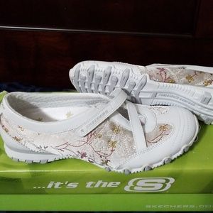 Skechers Waterlily pattern 7.5